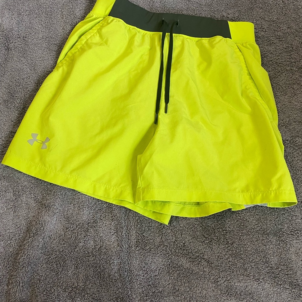 Womens Underarmour shorts